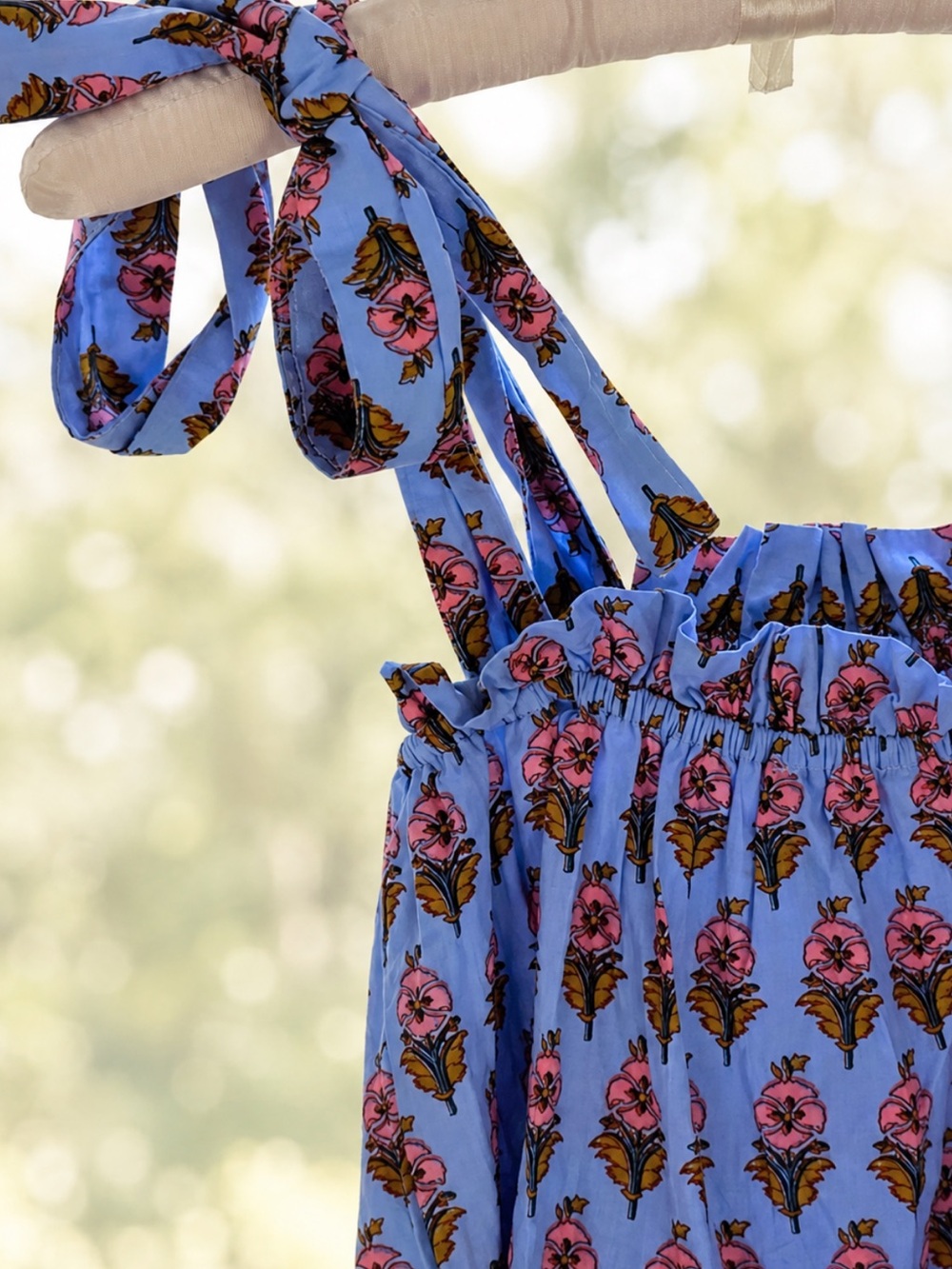Marea by Liz Joy Blue Floral Block Print Smocked Tie-Strap Top XL